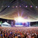 Parque do Povo lotado e vibrante durante o São João de Campina Grande.