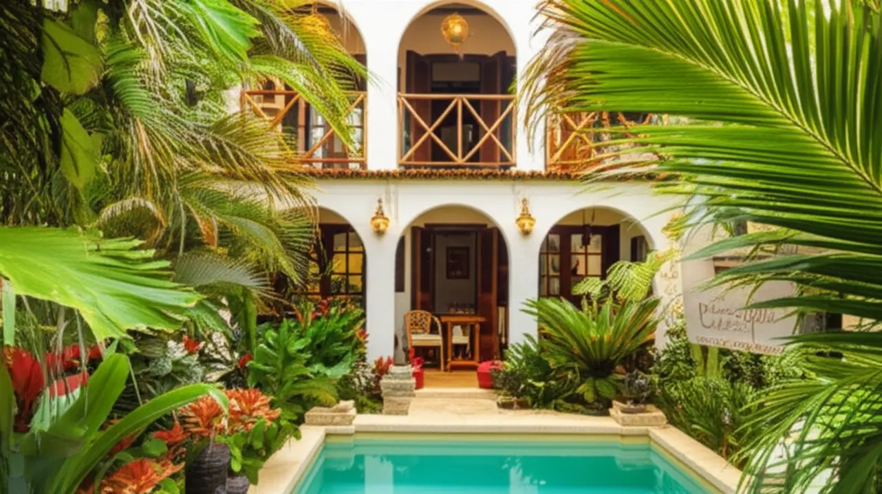 Pousada rústica e charmosa com piscina e jardim tropical na Bahia.