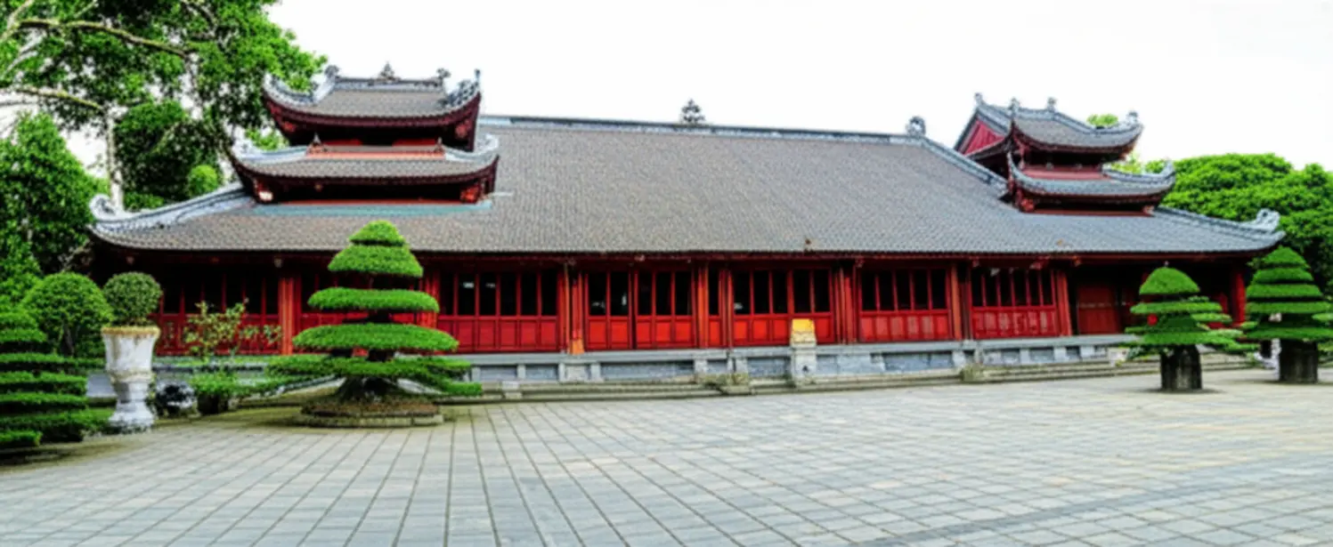 Pátio do Templo da Literatura em Hanói com arquitetura tradicional vietnamita.
