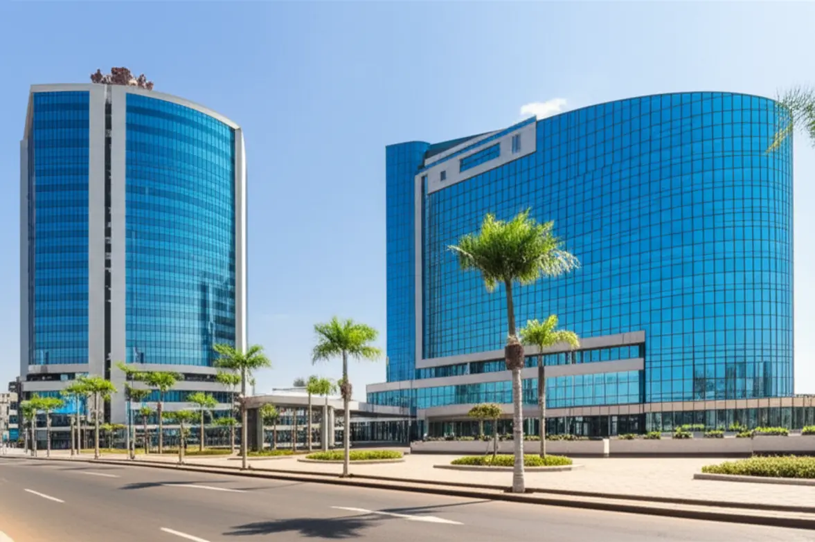 Vista de rua segura e moderna no distrito de Bole em Adis Abeba, com hotéis e calçadas limpas.